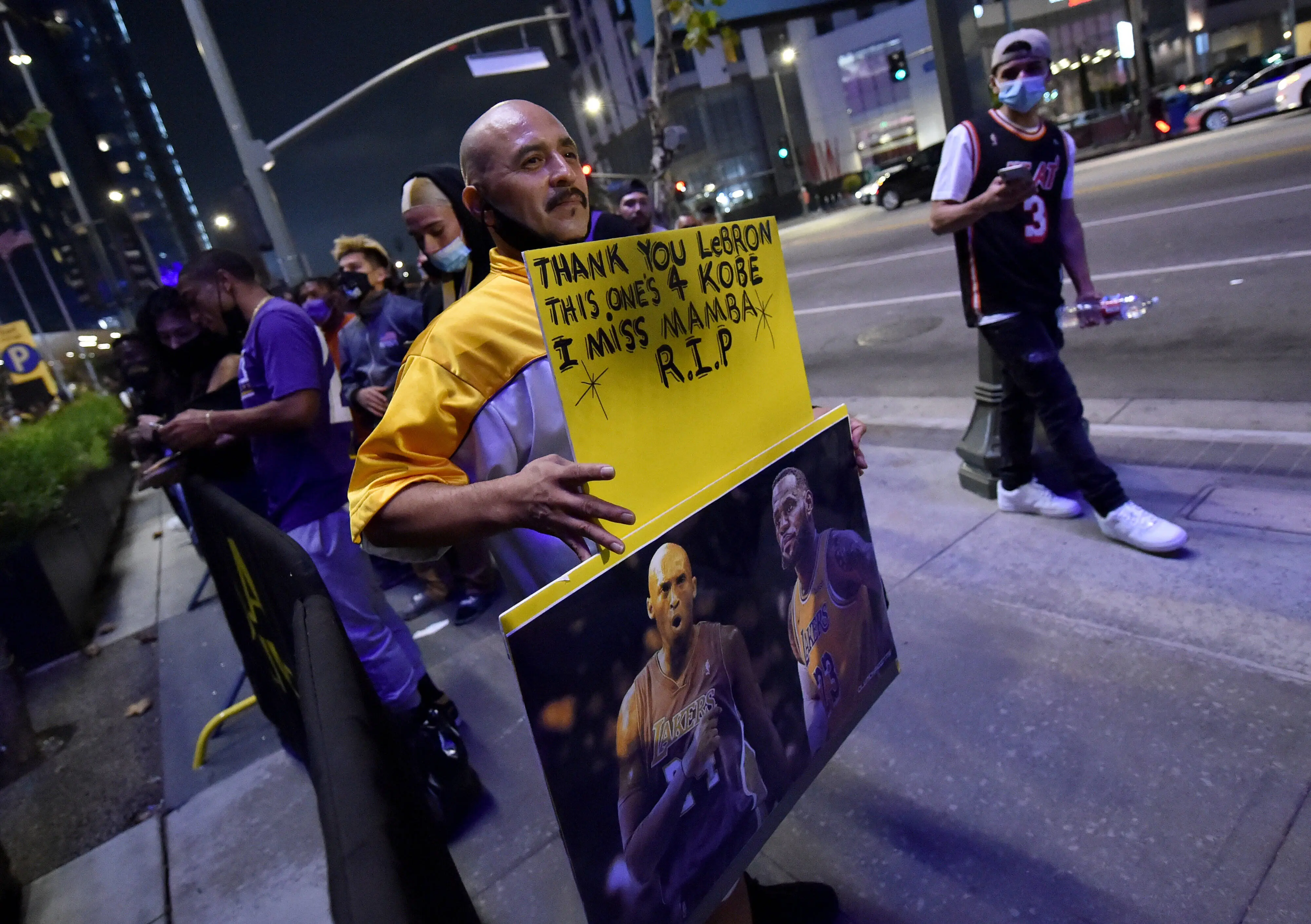 L.A LAKERS: Η ζωηφόρος προσαρμογή