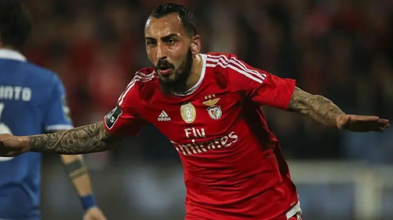 ΤΗIS IS FOOTBALL μάγκες!