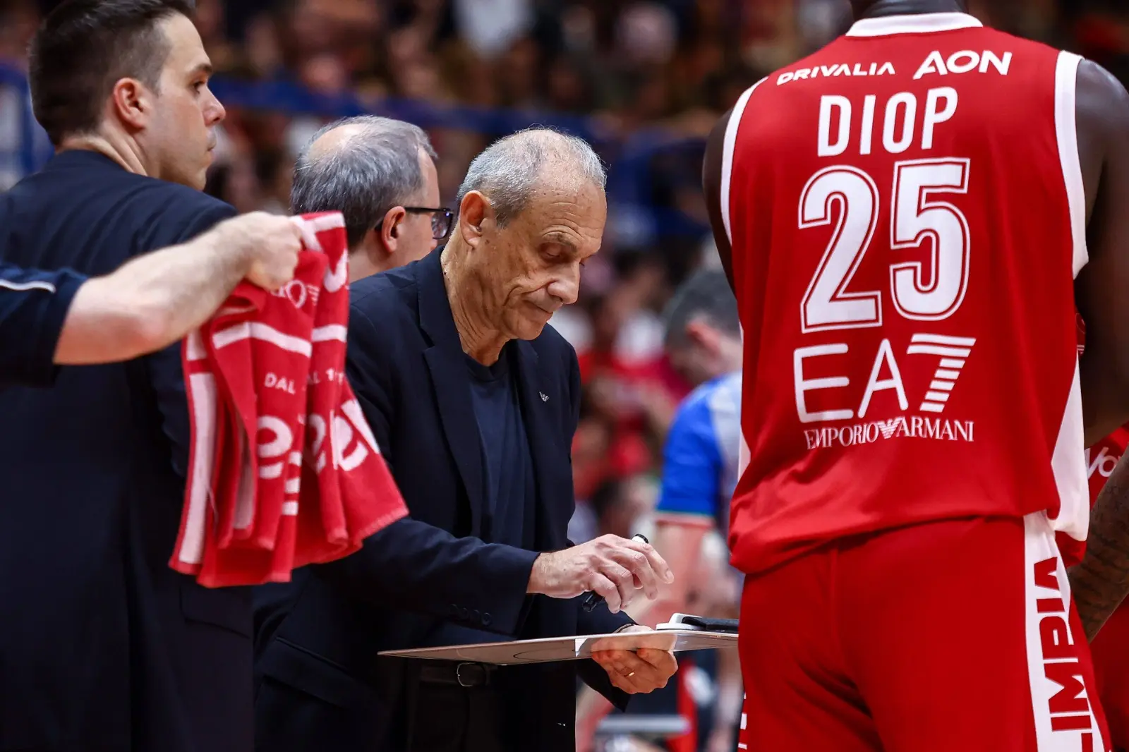 Αρμάνι Μιλάνο: Στροφή στην εμπειρία
