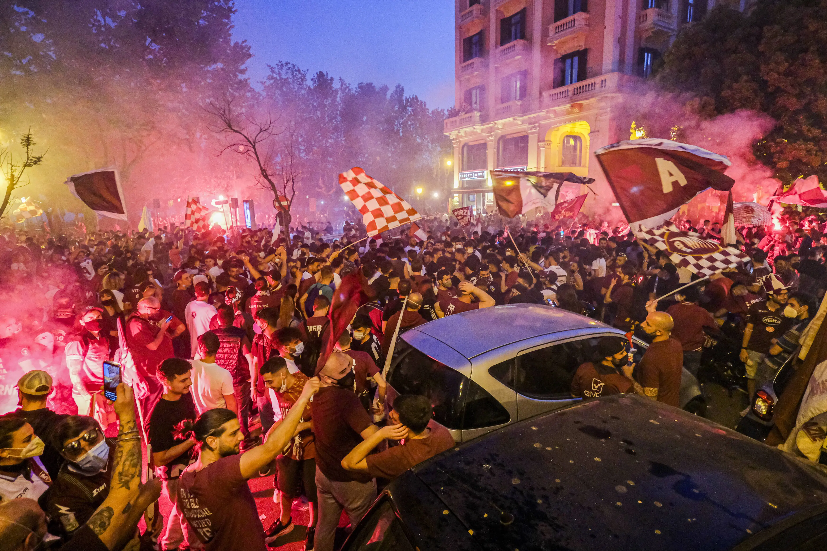 Η Σαλερνιτάνα επιστρέφει στα σαλόνια (ή μήπως όχι;)