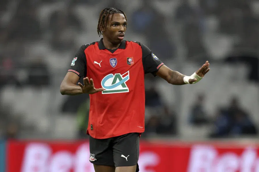 Ζερεμί Ζακέ: ένας ώριμος 20άρης για την άμυνα της Λίβερπουλ