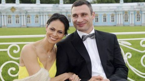 Млад любовник разведе Кличко и жена му