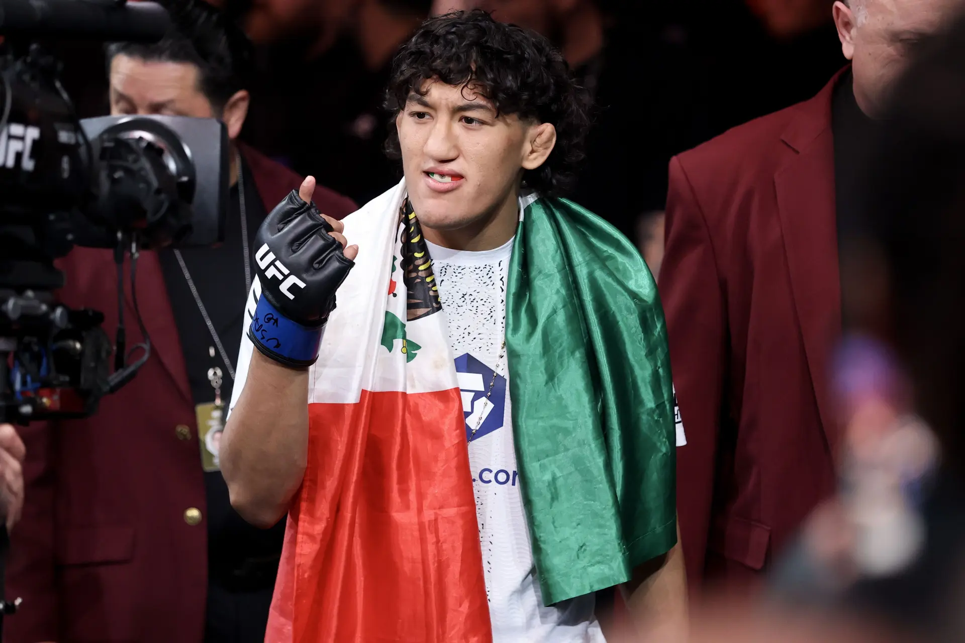Раул Росас влиза в граплинг дуел срещу бивш шампион на UFC