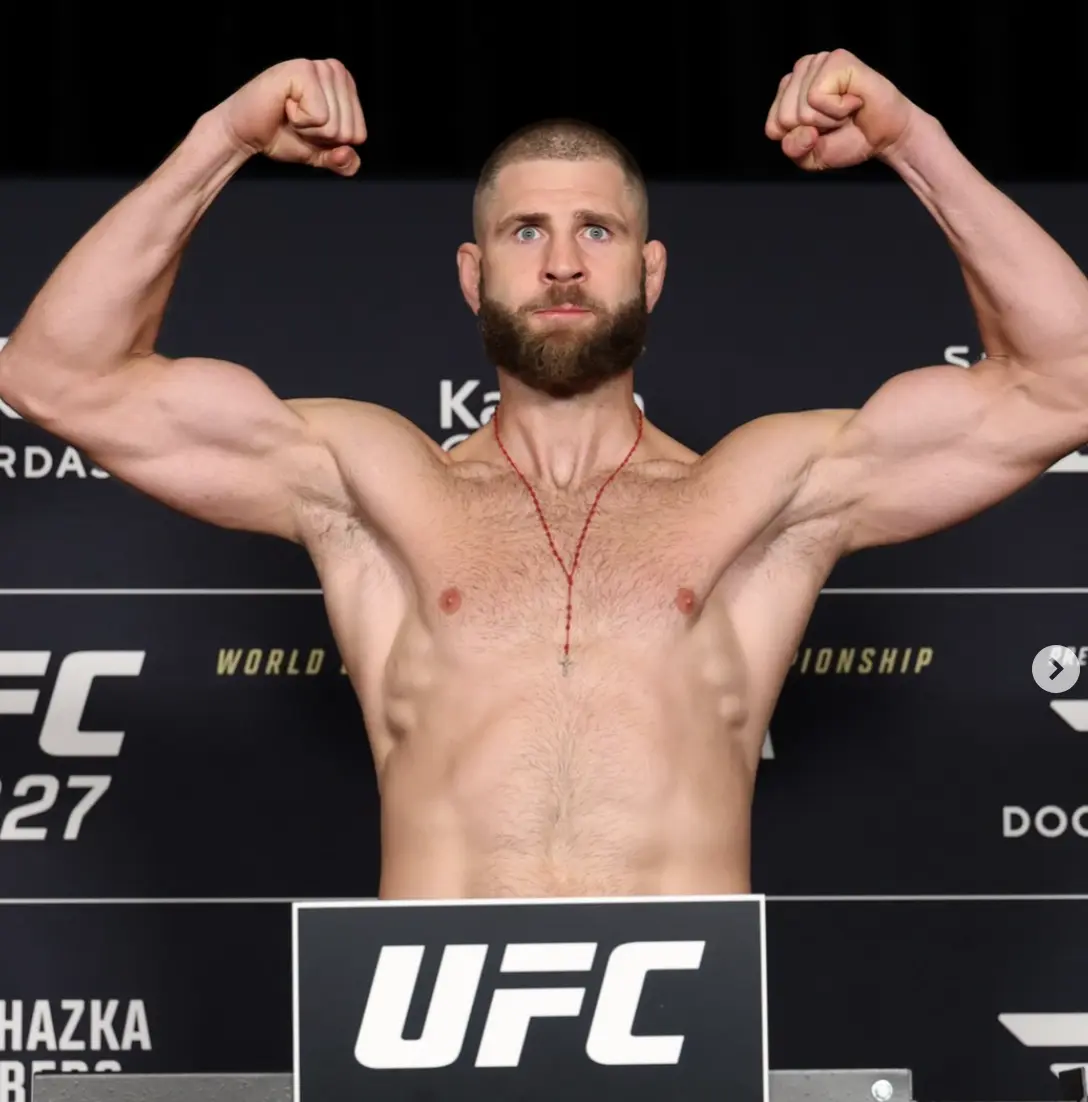 Резултати от кантара за UFC 327: Прохазка и Улберг са готови за шампионски сблъсък