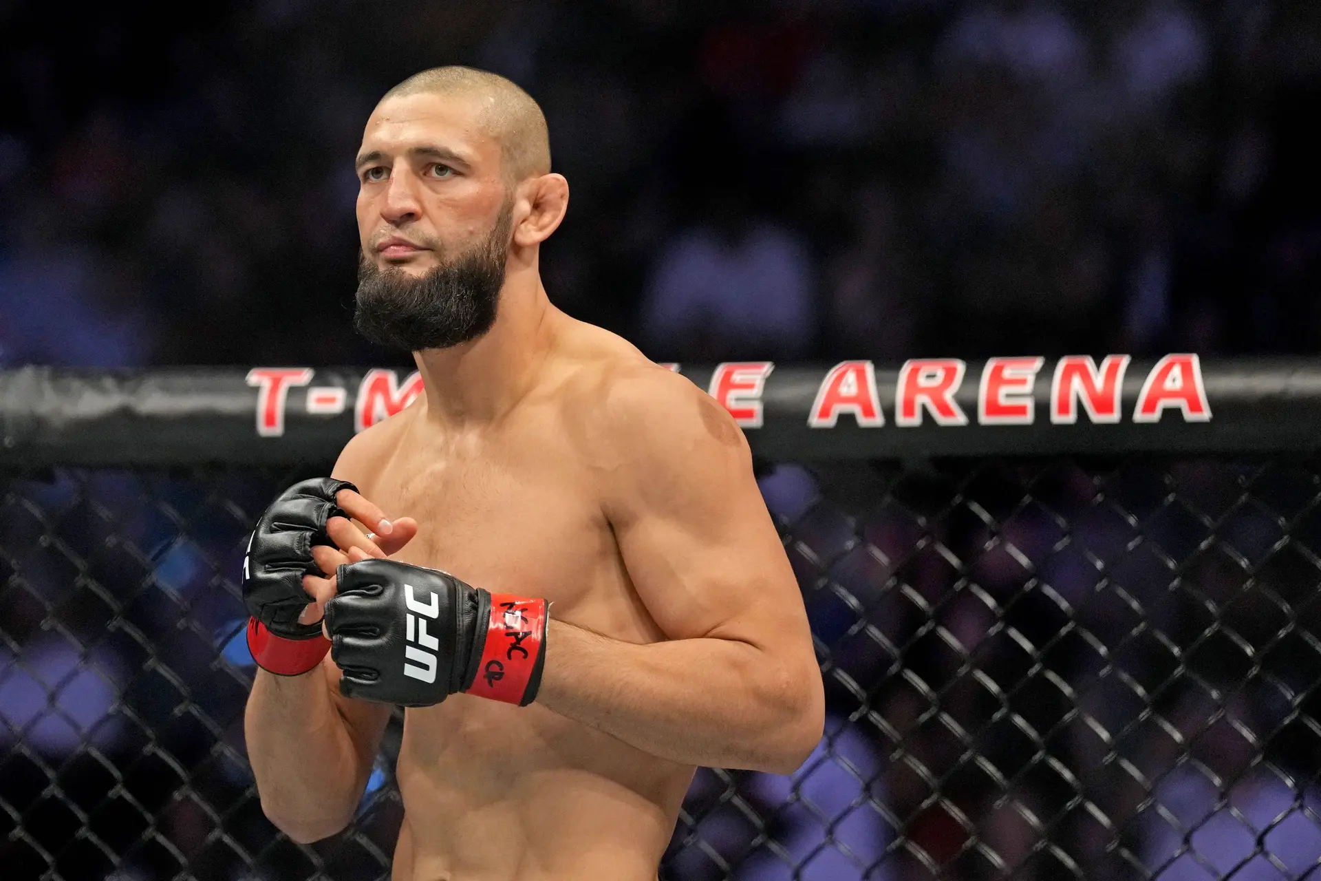 Хамзат Чимаев с предупреждение към Шон Стрикланд преди UFC 328