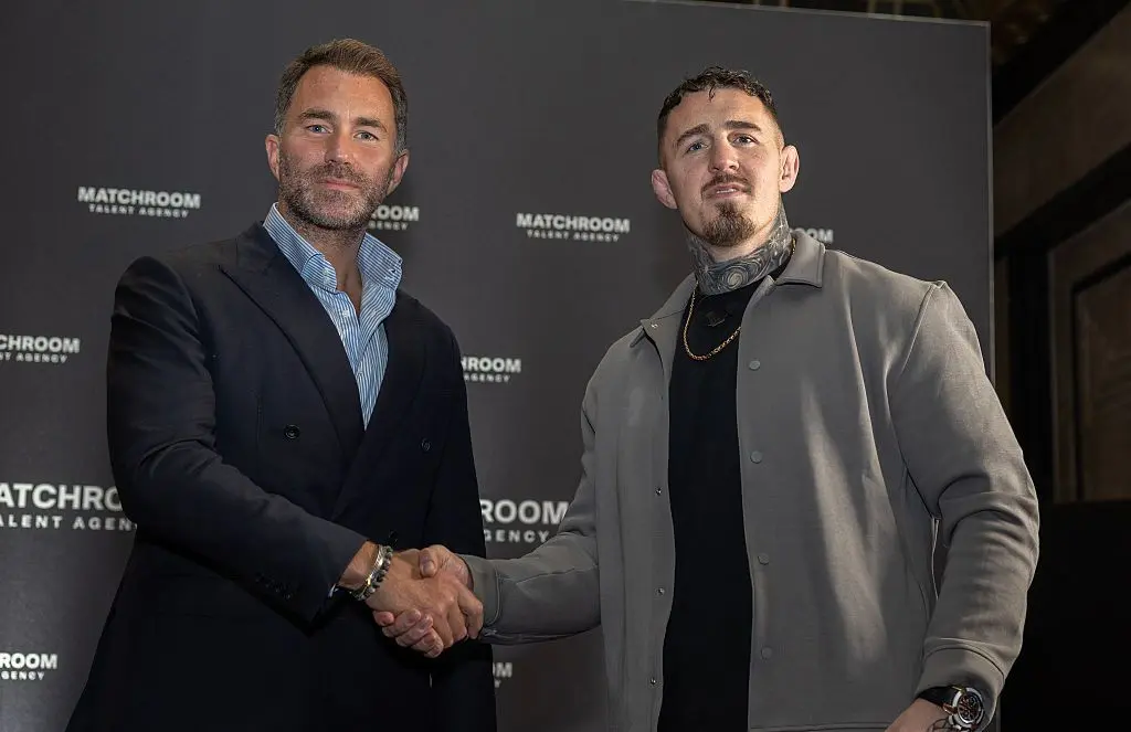 Еди Хърн: Договорът на Том Аспинал с UFC е позорен