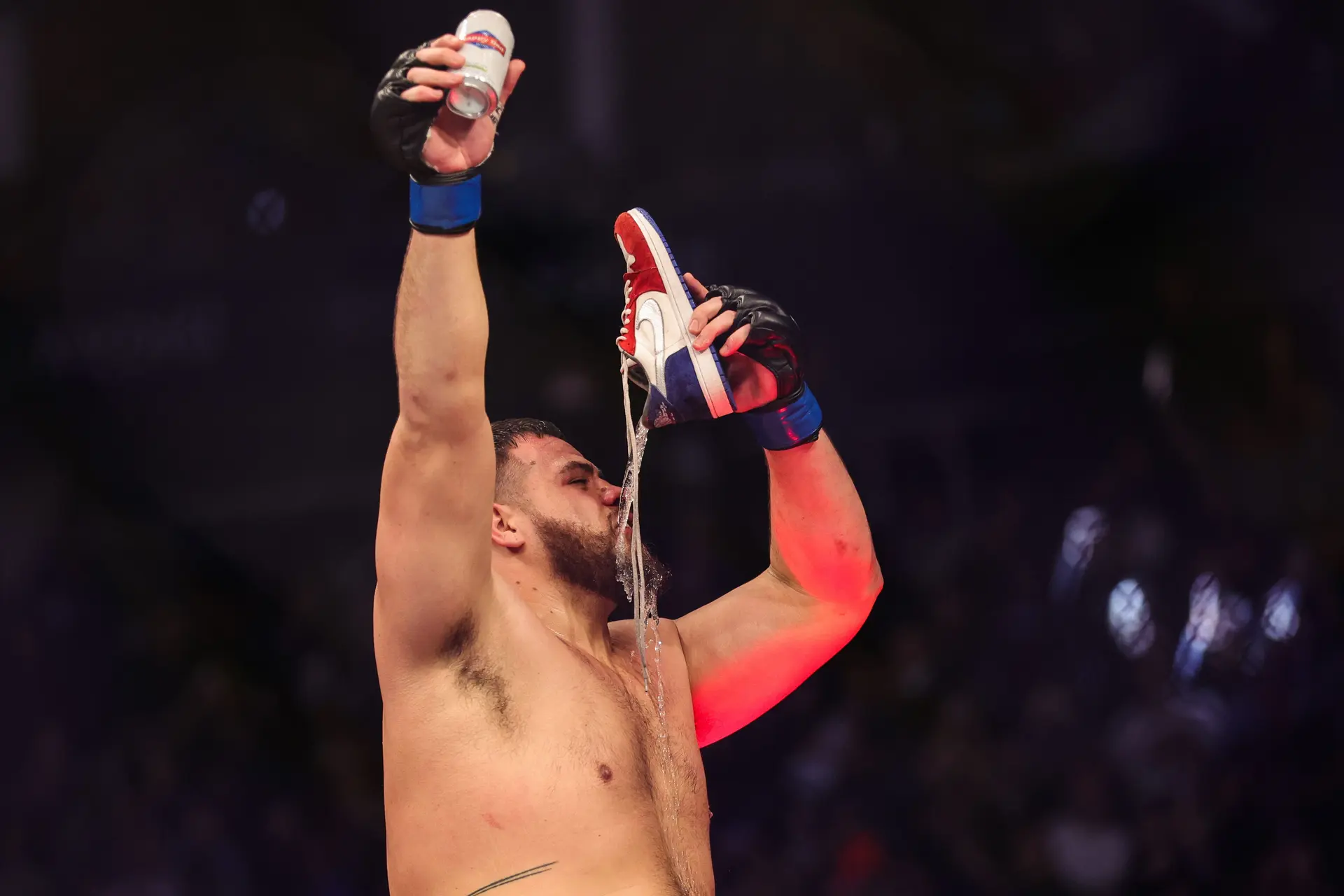 Тай Туиваса остана без съперник за UFC Пърт