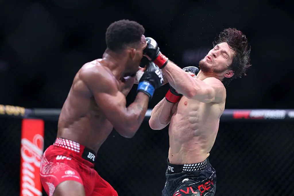 Евлоев счупил носа си месец преди UFC Лондон