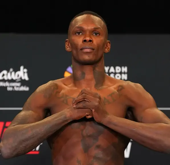 Адесаня и Пайфър минаха кантара преди UFC Сиатъл