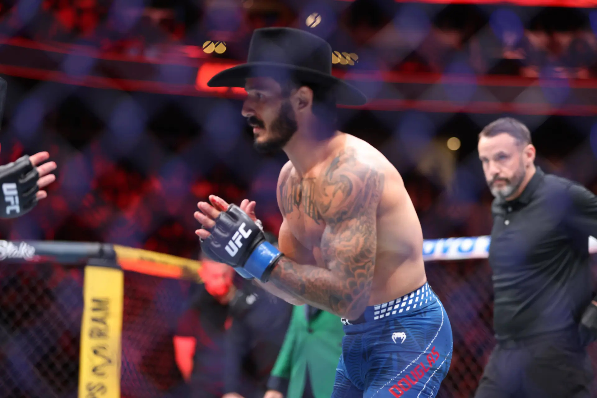 Дебютант опустоши ветеран на UFC в Сиатъл