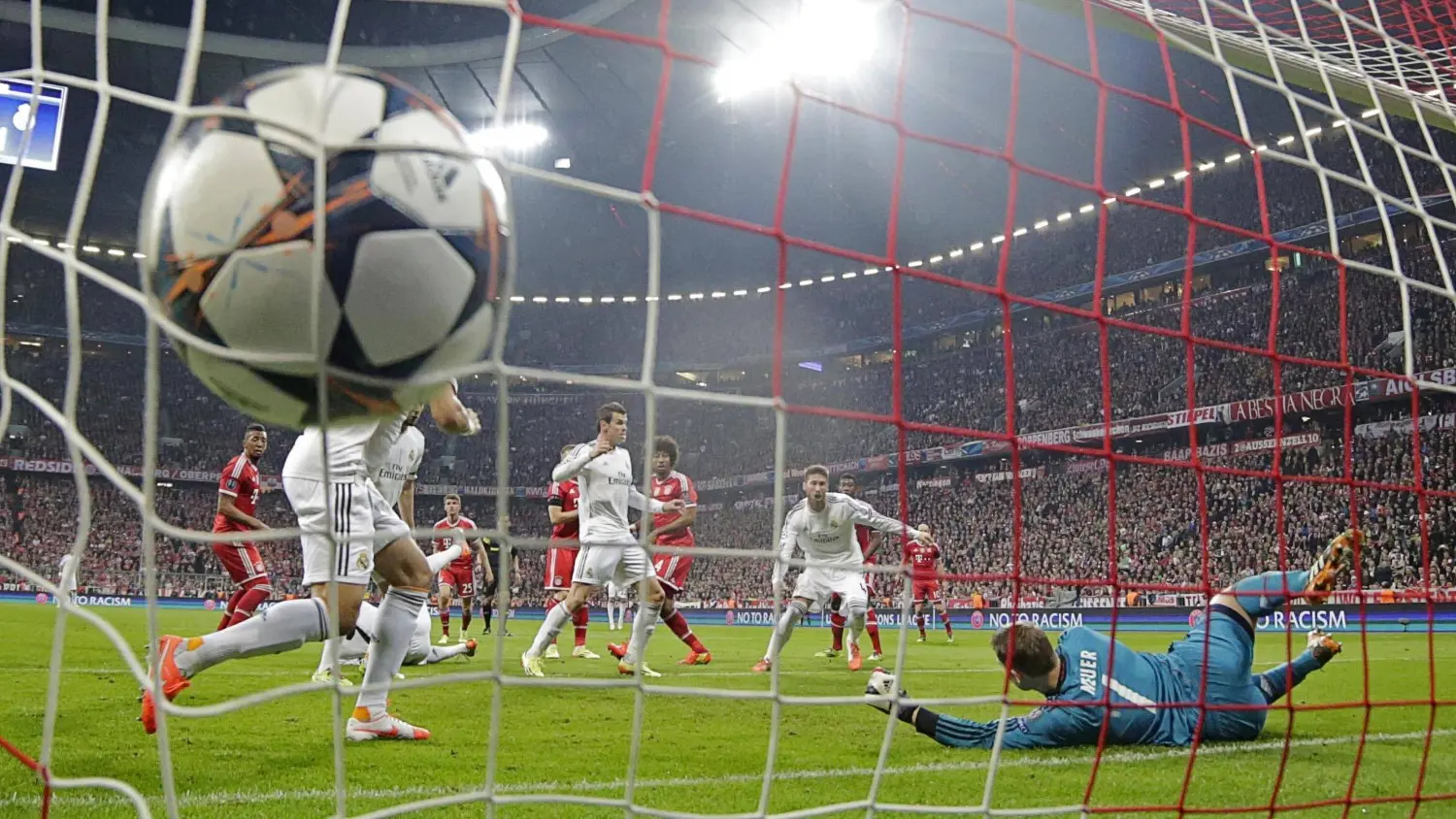 CALCIO: I 5 migliori gol delle finali di Champions