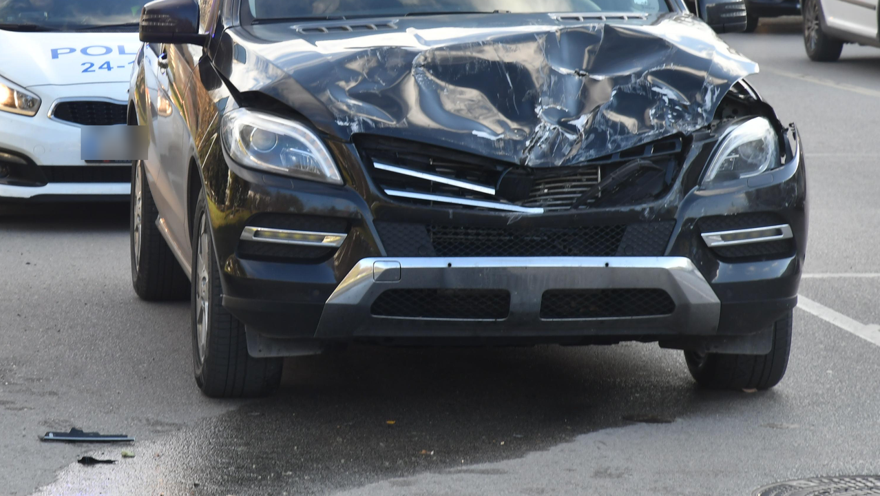 Джип се вряза в ресторант в пловдивския квартал в ж.к.