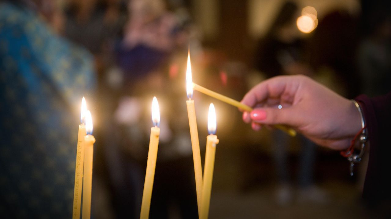 Честваме паметта на свети мъченик Трифон.Днес е първата неделя от