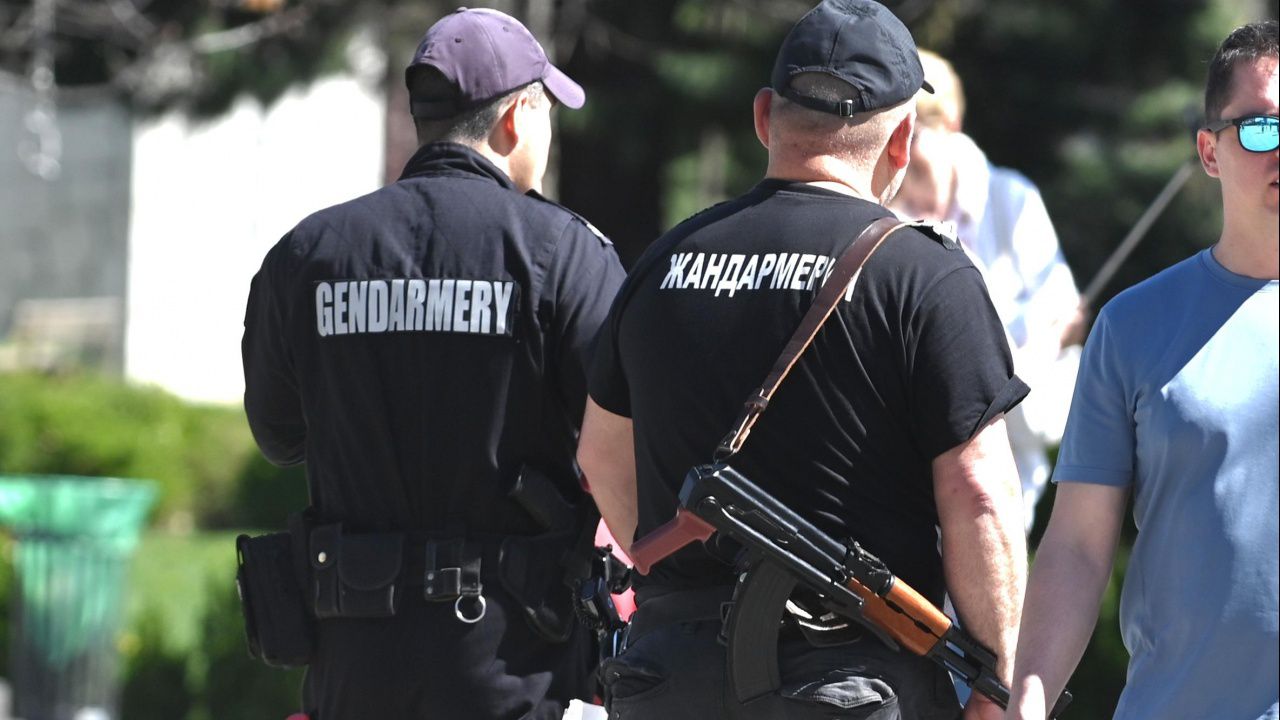 Пет месеца затвор за мъж, обиждал и заплашвал полицаи в Казанлък