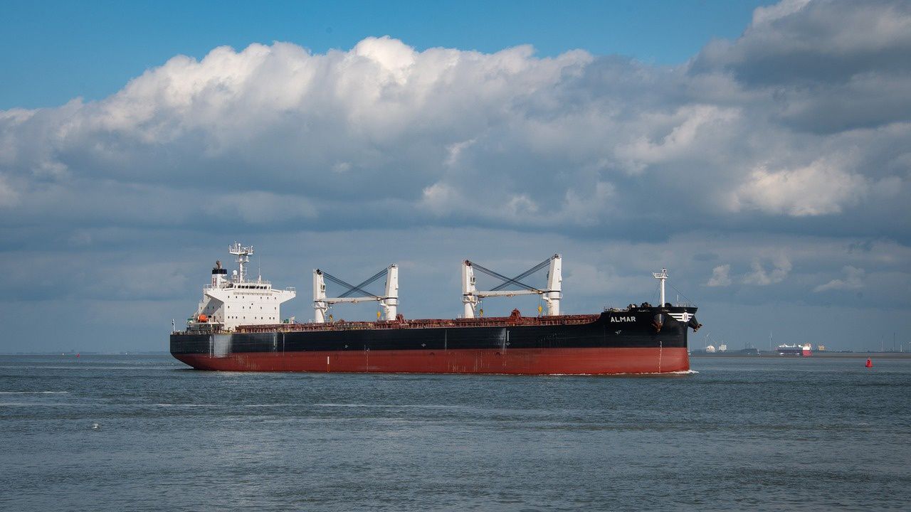 Йеменските хути са атакували три плавателни съда в Червено и Средиземно море