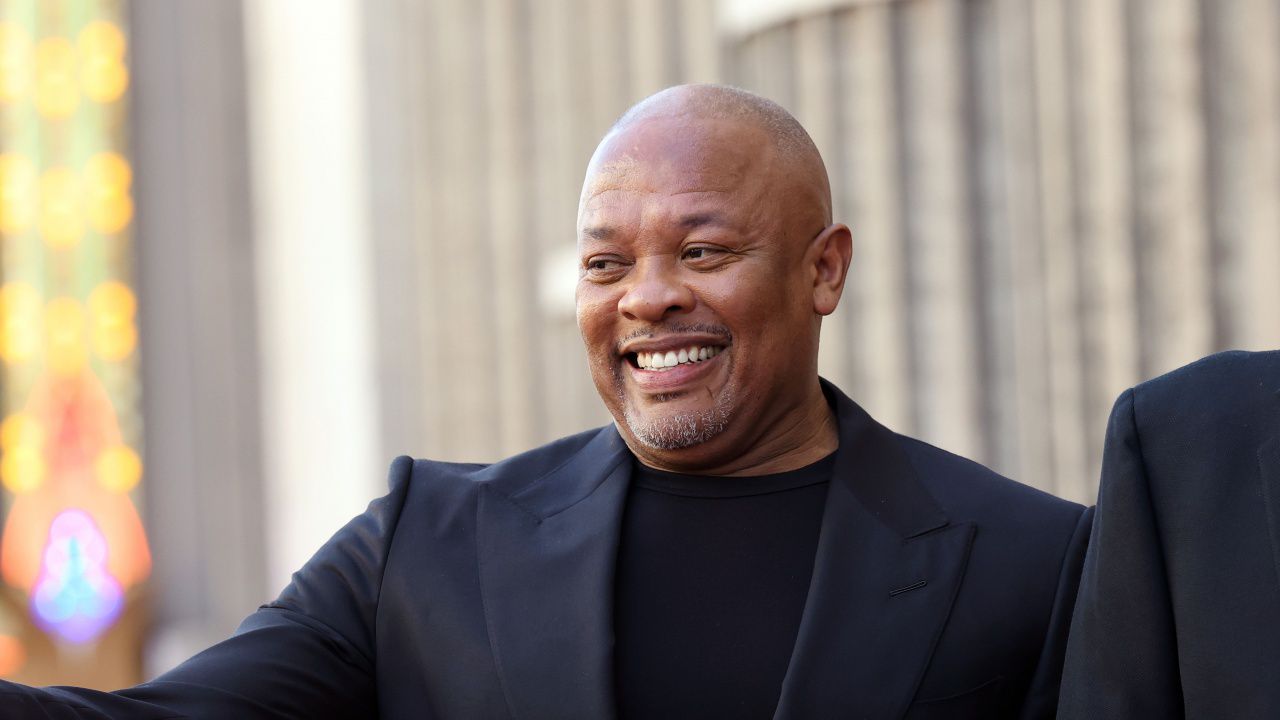 Доктор Дре получи звезда на Алеята на славата в Холивуд