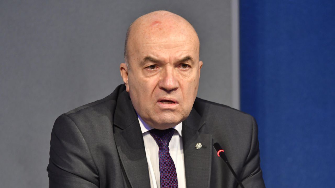 Освободиха Николай Милков от поста външен министър