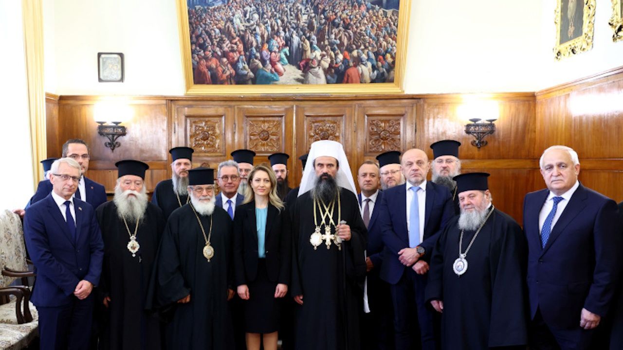 Председателят на парламента и група народни представители се срещнаха с патриарх Даниил