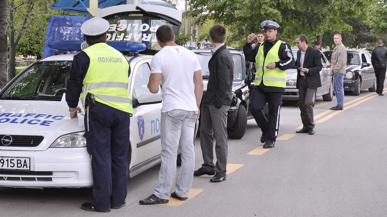 Полицията предприема специални мерки за абитуриентските балове