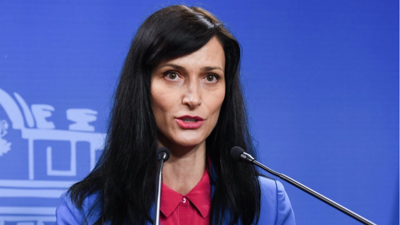 Мария Габриел: Българските граждани и членовете на техните семейства, евакуирани от Газа вече са в България