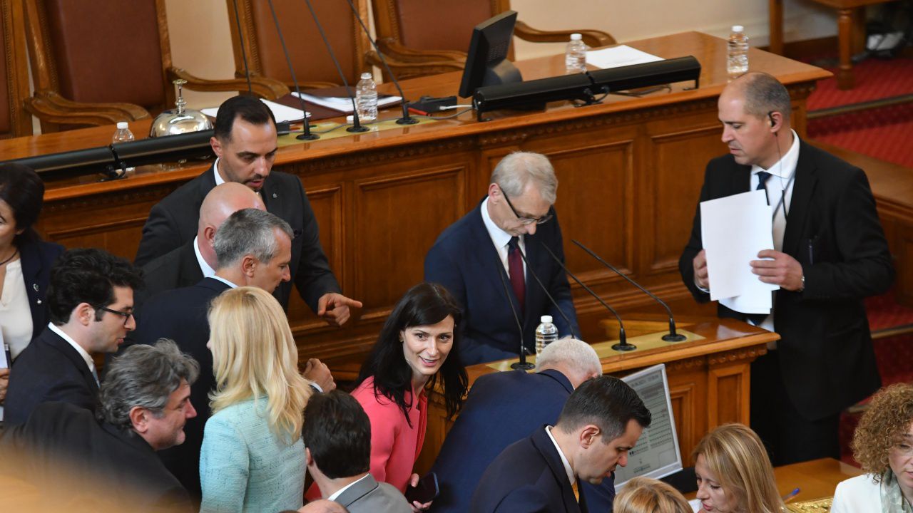 Политологът Атанас Радев: Евроизборите са хоризонтът на кабинета