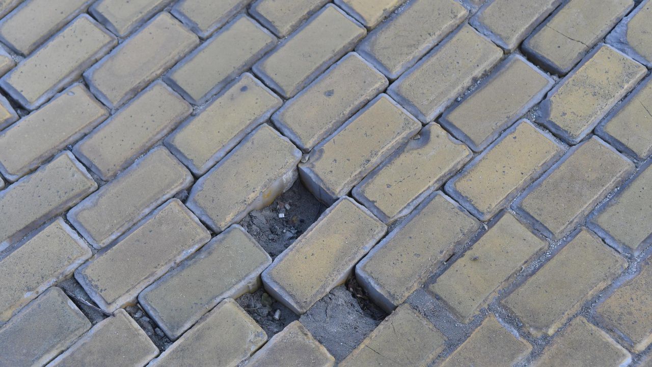 Жълтите павета в София ще бъдат пренаредени през май