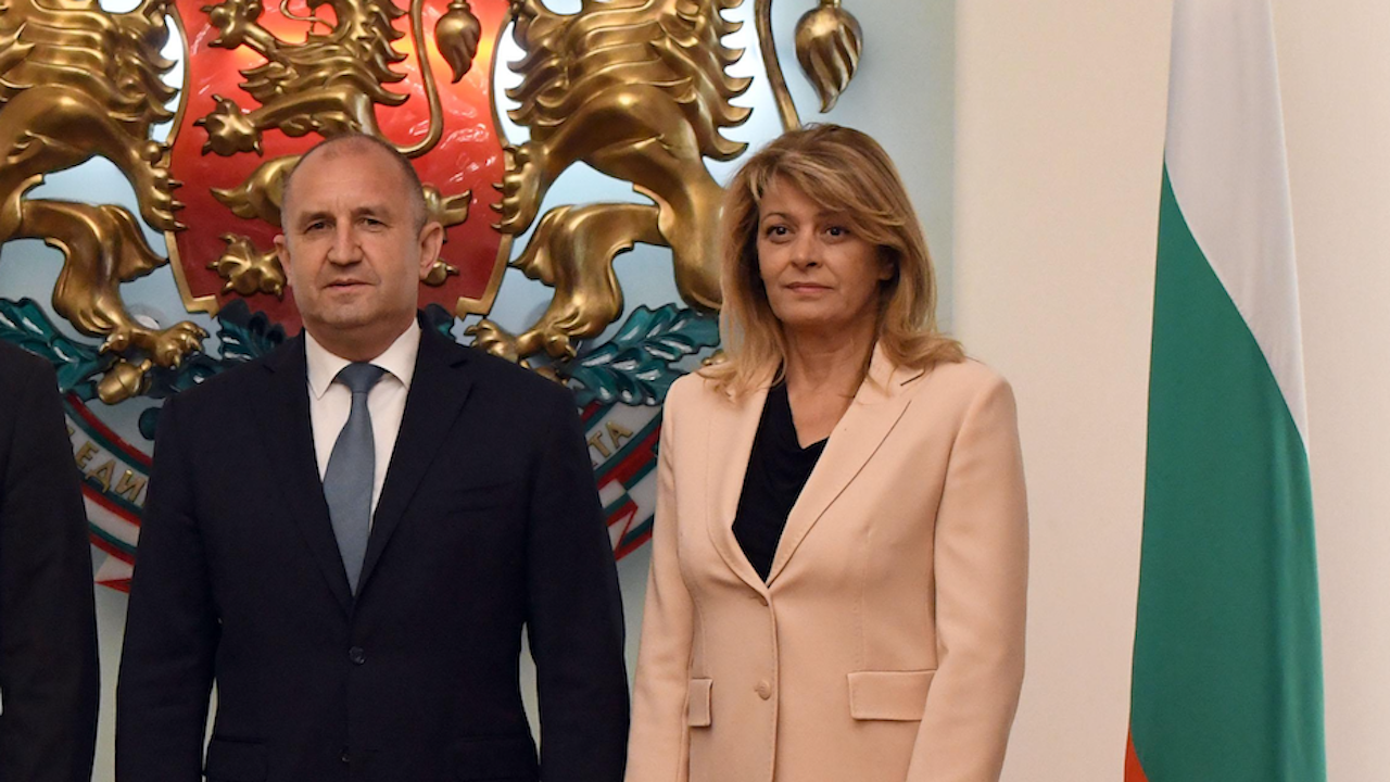 Психологът Росен Йорданов: Радеви са в нарцистично умопомрачение от изкушението да се преживяват като монархична двойка