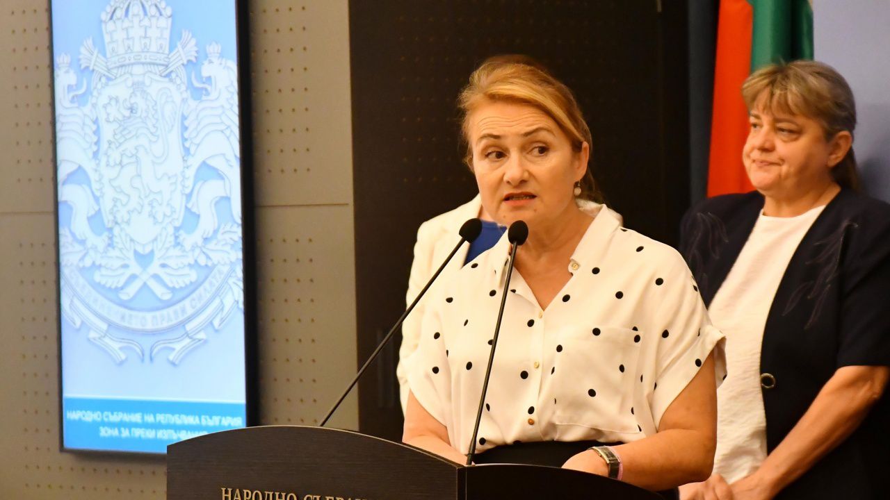 Красимира Катинчарова (отцепник от "Величие"): Народна пара се троши напразно, за правителство - няма да преговаряме