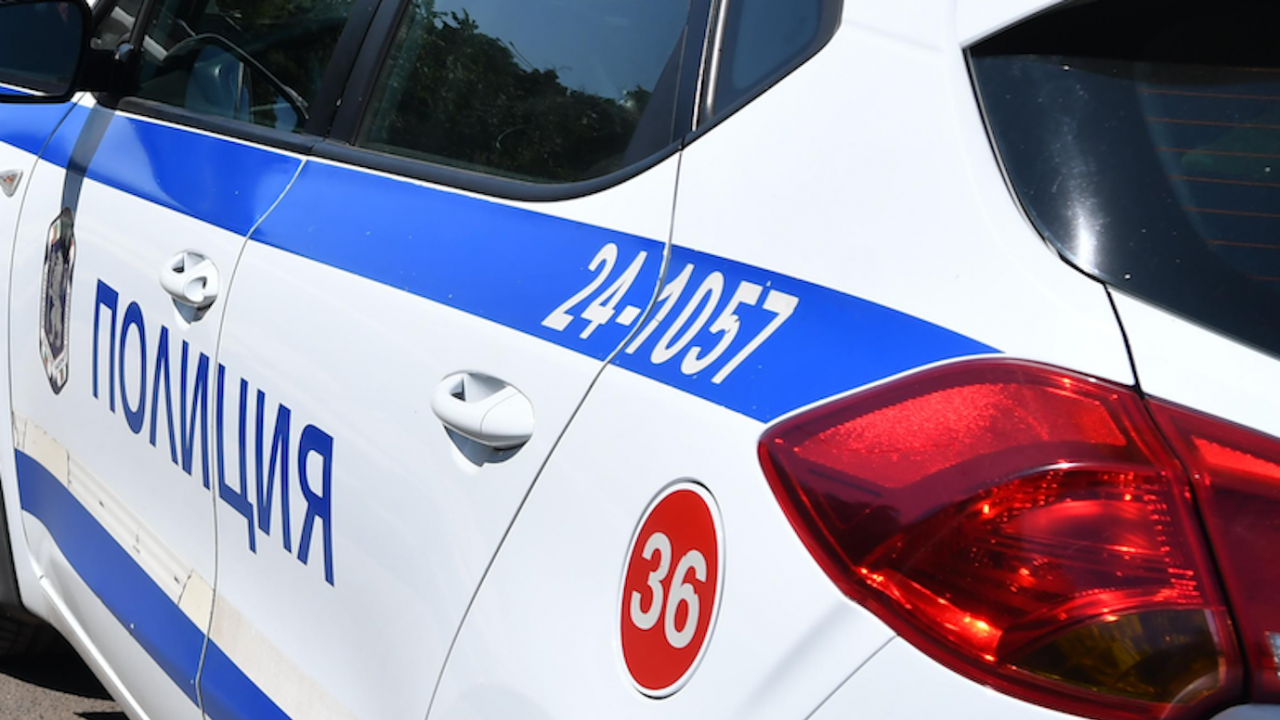 Катастрофа затруднява движението по АМ "Струма"