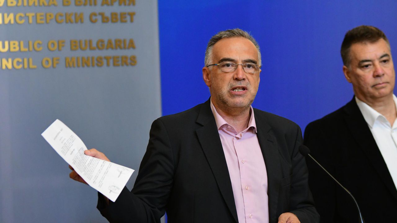 Антон Кутев: Близо сме до война