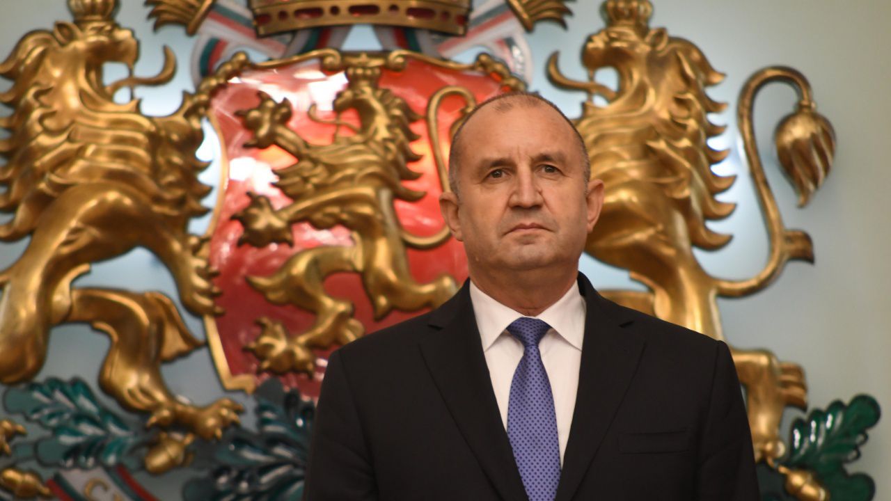 Президентът няма да присъства на клетвата на Атанасова и Белазелков
