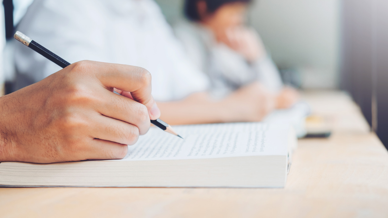 Учениците от 7 и 10 клас - на външно оценяване по БЕЛ