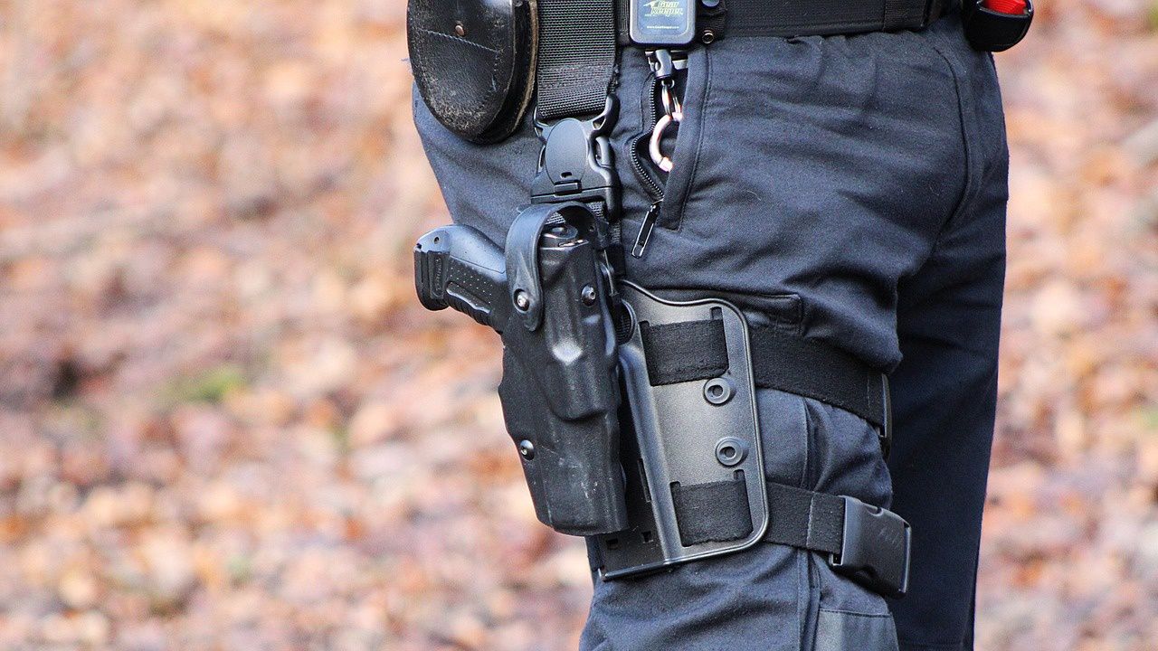 Маскиран разби с чук три камери в парк в Димитровград