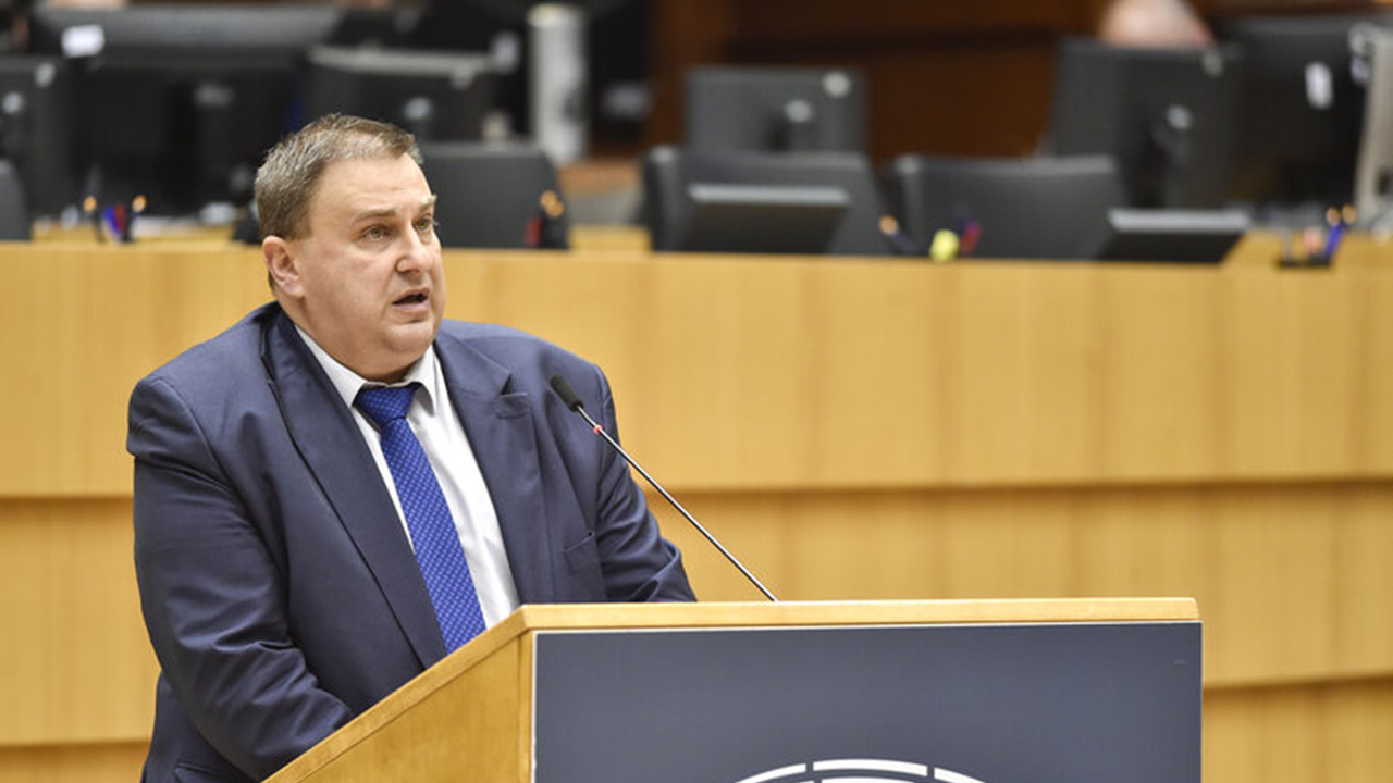 Емил Радев: Работата по новото еврозаконодателство за хуманно отношение към животните трябва да са ускори