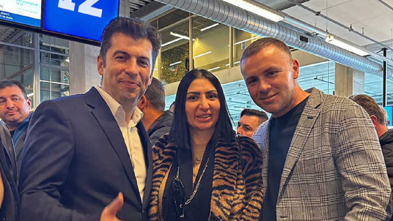 Ицо Хазарта се щракна със Софка, пусна снимката с шега