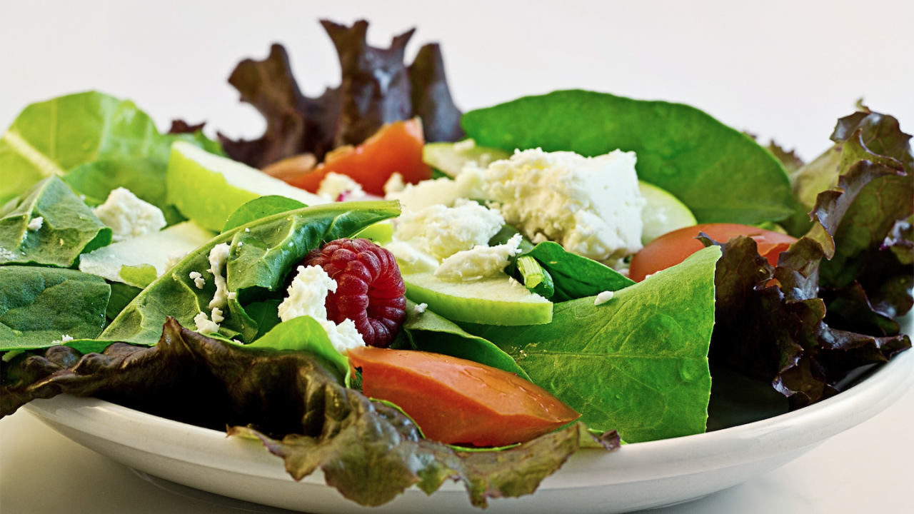 Учени установиха връзката между диетата на растителна основа и пародонтита