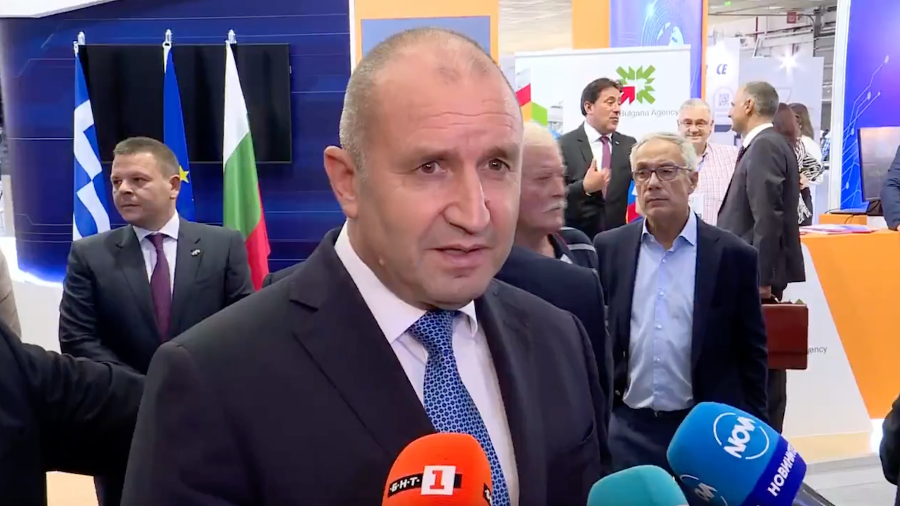 Румен Радев: Смяна на ръководствата на службите с „наши хора“ не е реформа, да се разберат срещу посолството ли тръгват