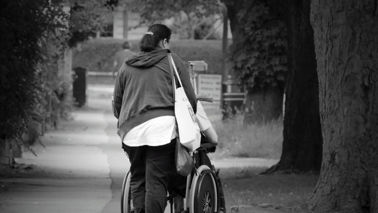 Жена заведе мъртвец в банка, искала той да тегли кредит