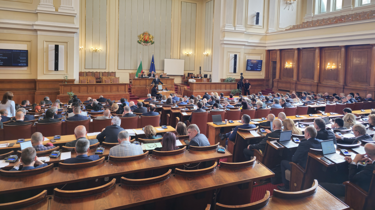 Главният прокурор поиска имунитетите на двама депутати