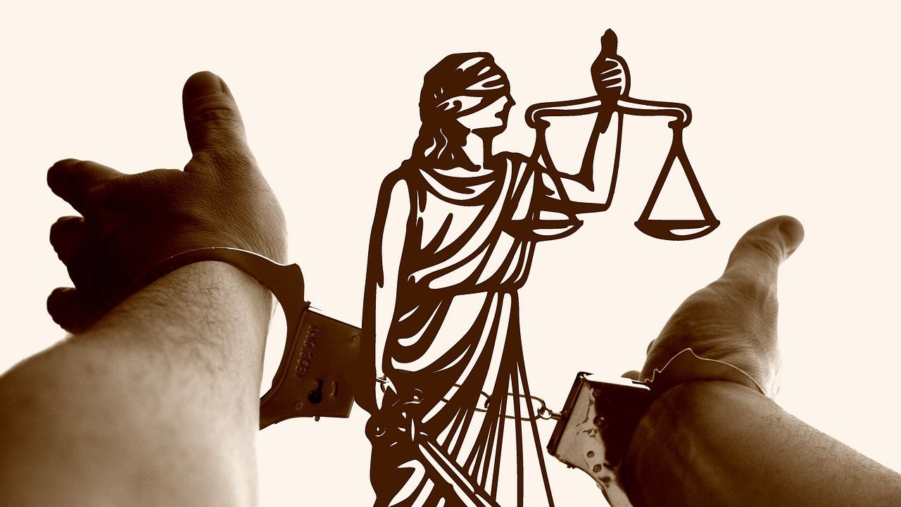 Повдигнаха обвинение на граничен полицай за взимане на подкуп