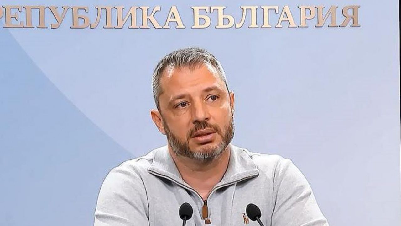 Делян Добрев: На лъжата краката са къси, Кириле!