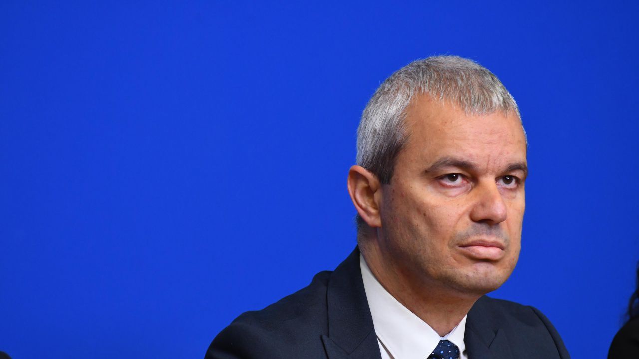 Костадинов: Правителството веднага да спре вноса на зърно и слънчоглед от Украйна