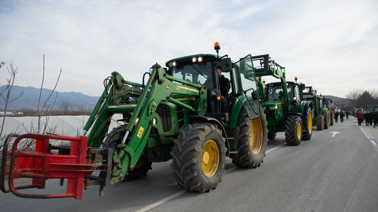 Повече от 100 земеделски производители протестираха в Пазарджишко