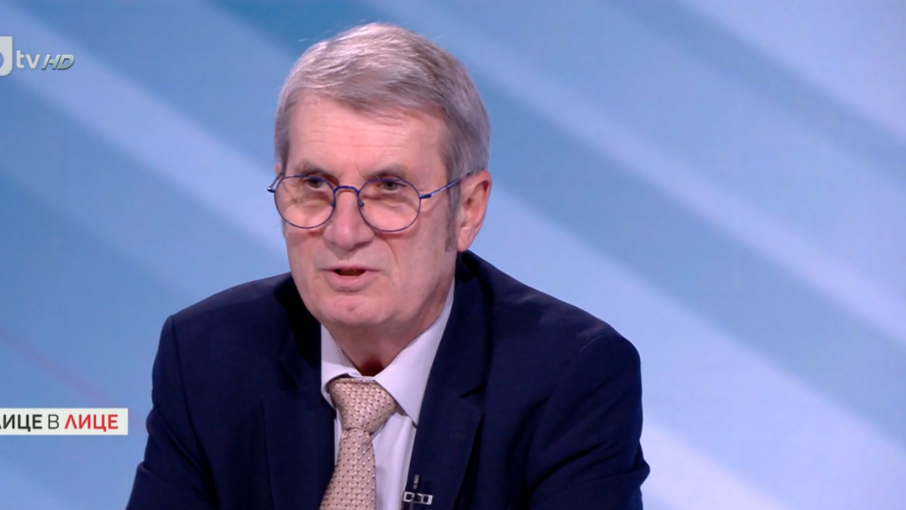 Министър Хинков: 80% от антибиотиците вече се изписват с електронни рецепти