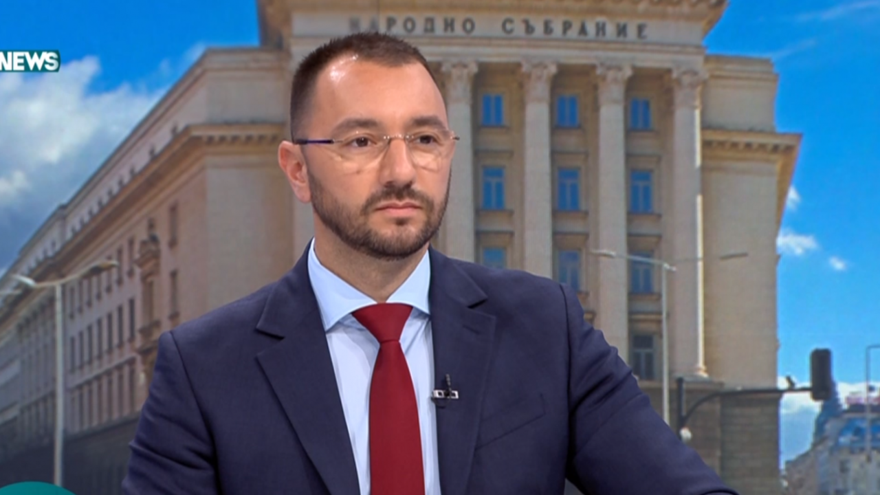 Хекимян: Може да се вдигнат цените на картите, билетите, Синя и Зелена зона