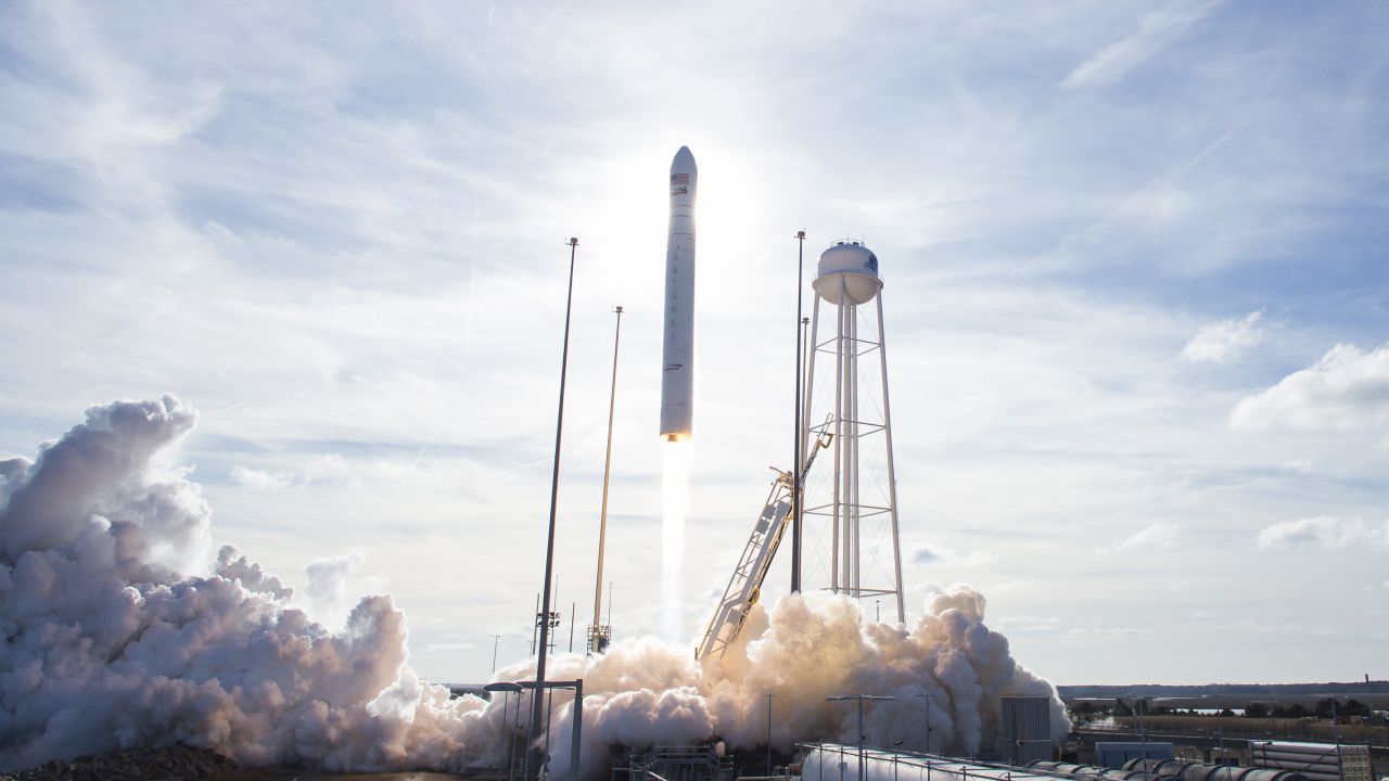 Южна Корея изстрелва търговски сателит през май