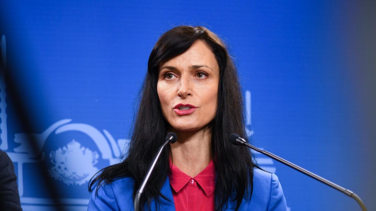 Мария Габриел: Изкуственият интелект несъмнено предлага възможности, но крие и рискове