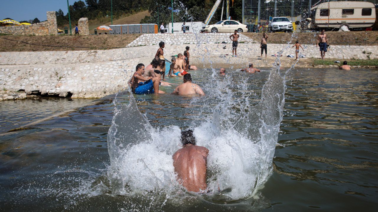 В Сърбия и Черна гора призоваха хората да се скрият на закрито от горещата вълна