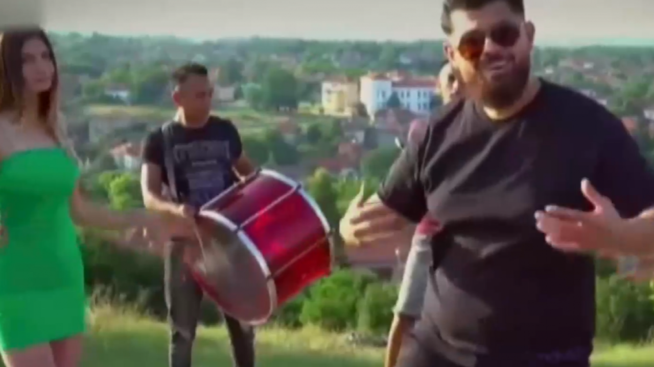 Гавра! Превърнаха „Моя страна, моя България“ в чалга