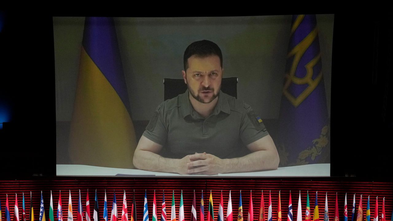 Зеленски в Хага: Справедливостта е по-твърда от стените на Кремъл